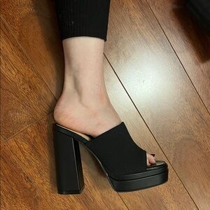 Elegant Black Platform Mule Heels- Super Chunky, Very 90’s!